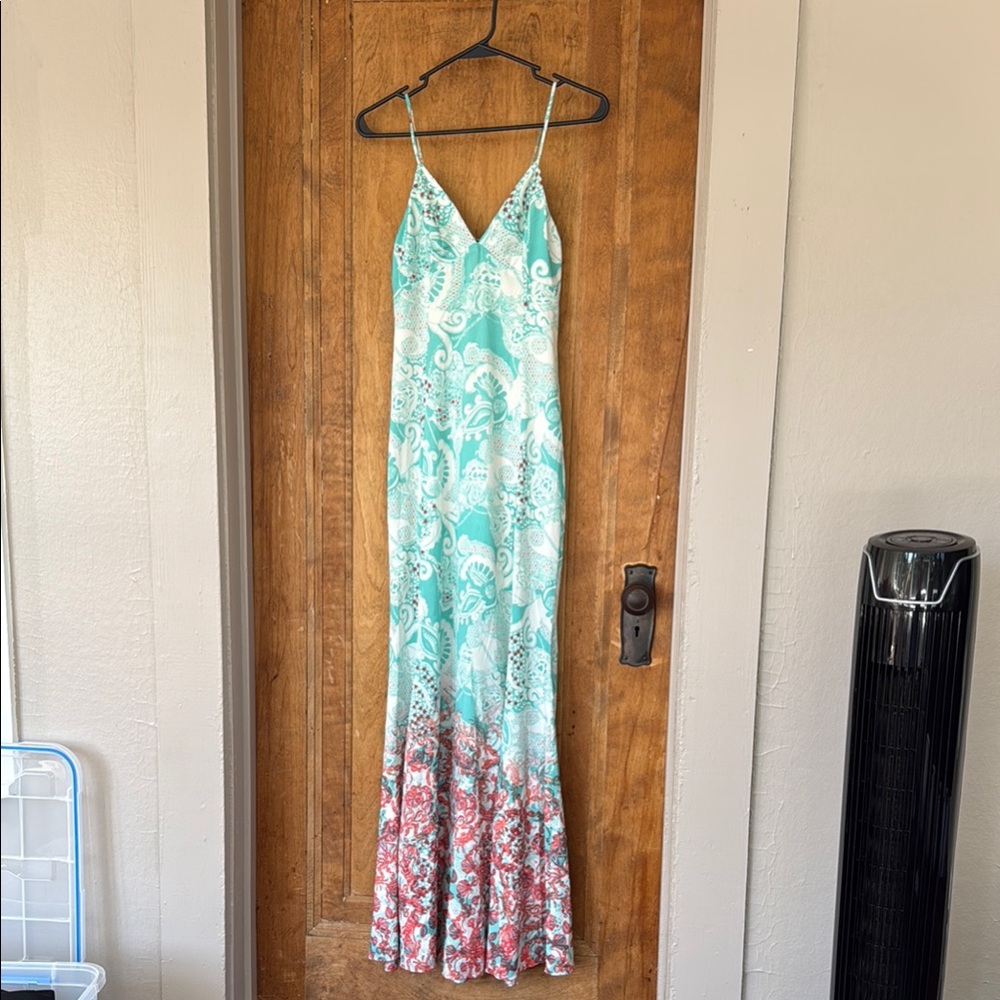 Elementais Green Spaghetti Strap Maxi Sundress for Resort Wear